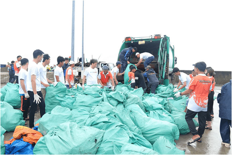 Gần 10.000 người vingroup và tình nguyện viên ra quân làm sạch bờ biển tại 28 tỉnh, thành phố -2