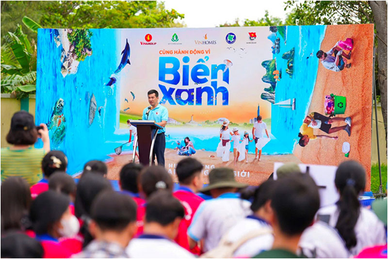 Gần 10.000 người vingroup và tình nguyện viên ra quân làm sạch bờ biển tại 28 tỉnh, thành phố -2