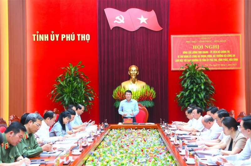 Minister Luong Tam Quang works with key officials of Phu Tho, Vinh Phuc and Hoa Binh provinces -0