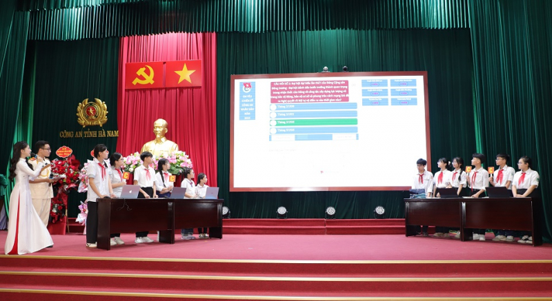 Sôi nổi Hội thi “Em yêu chiến sĩ Công an nhân dân” -0
