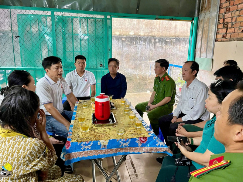 Tri ân Đại uý Nguyễn Hoàng Minh - hy sinh khi cứu 3 cháu nhỏ đuối nước -0