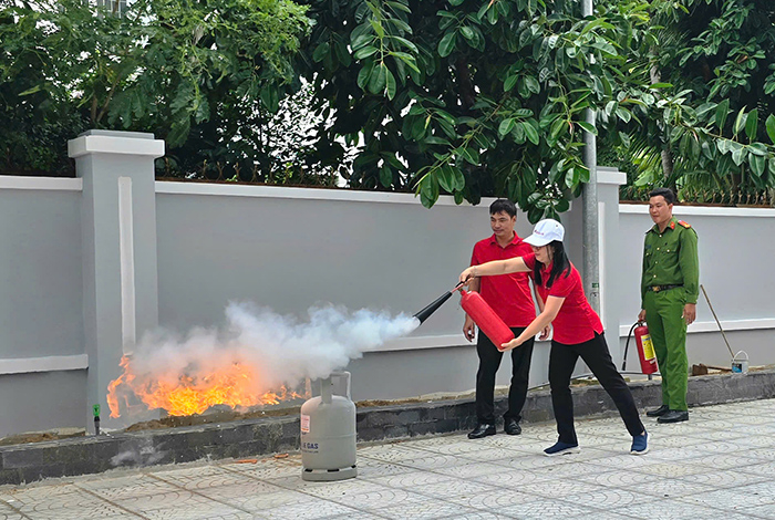 Agribank chi nhánh Kiên Giang tập huấn PCCC&CNCH -0