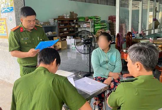 Phát hiện trên 11 tấn phân bón không rõ nguồn gốc xuất xứ -0