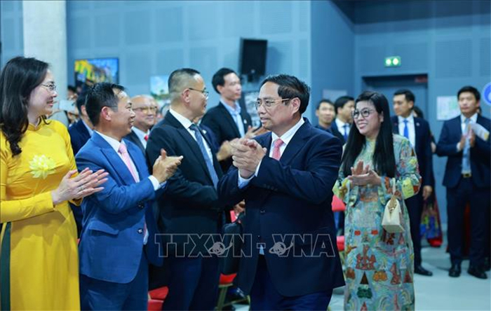 Thủ tướng Phạm Minh Chính gặp gỡ cộng đồng người Việt Nam tại Pháp -0