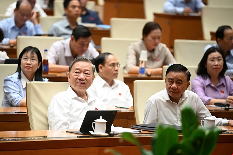 Quốc hội thông qua Nghị quyết lịch sử, cả nước sắp xếp thành 34 tỉnh, thành phố -0