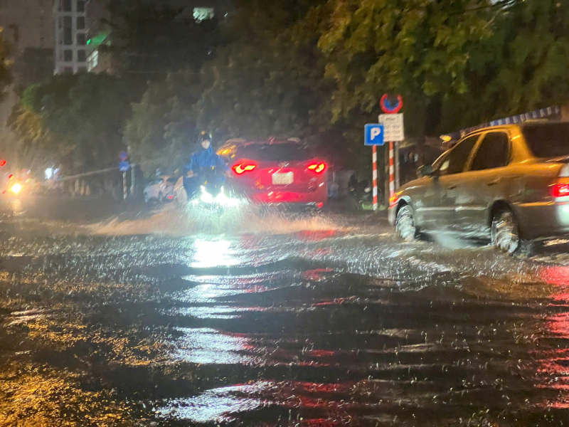 Công an TP Đà Nẵng phương triển khai các phương án ứng phó, sẵn sàng bảo vệ an toàn cho nhân dân -2