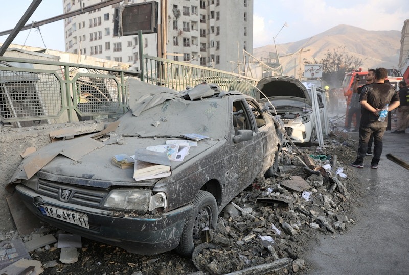 Iran phóng 200 máy bay không người lái đáp trả Israel -0