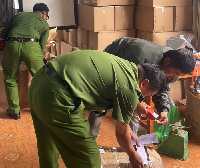Công an Lâm Đồng, Đắk Nông tiếp tục bắt giữ nhiều hàng hóa không rõ nguồn gốc -0
