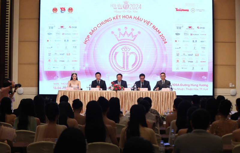 Lluvias e inundaciones inusuales provocan el aplazamiento de la final de Miss Vietnam 2024 en Hue -0