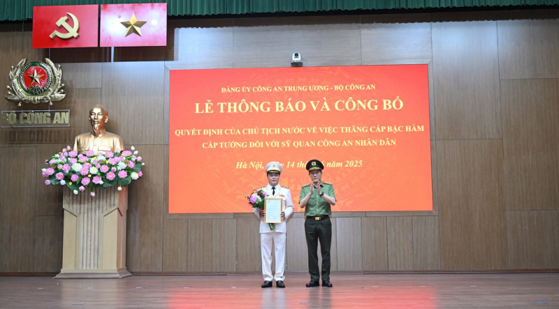 4 Thứ trưởng Bộ Công an được thăng cấp bậc hàm Thượng tướng, Trung tướng CAND -0