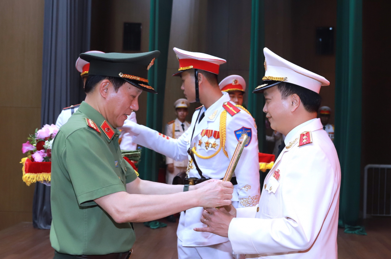 4 Thứ trưởng Bộ Công an được thăng cấp bậc hàm Thượng tướng, Trung tướng CAND -1