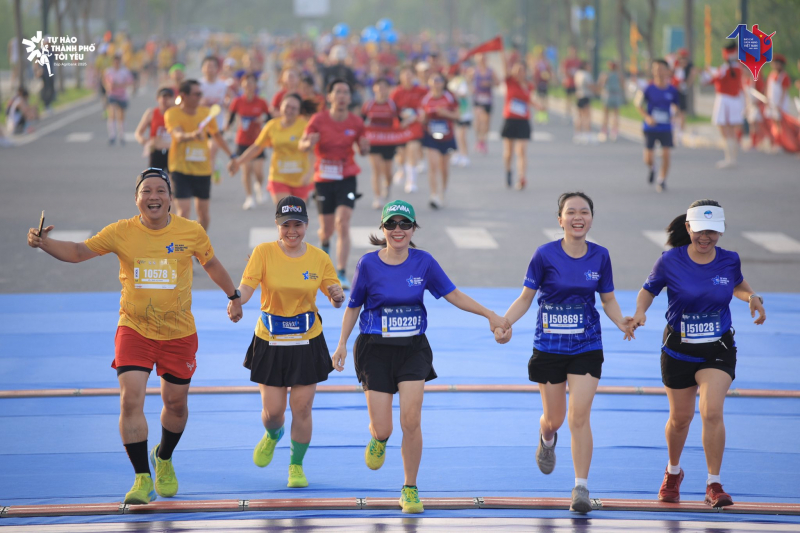 Số lượng người làm báo lớn nhất từ trước tới nay tham gia Giải đi bộ - chạy bộ “Tự hào thành phố tôi yêu” -3
