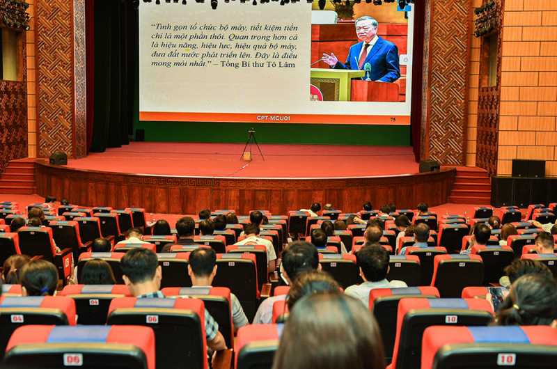 Hơn 7.400 đại biểu Hải Dương dự tập huấn chuyên môn, nghiệp vụ liên quan đến hoạt động ở cấp xã mới -0