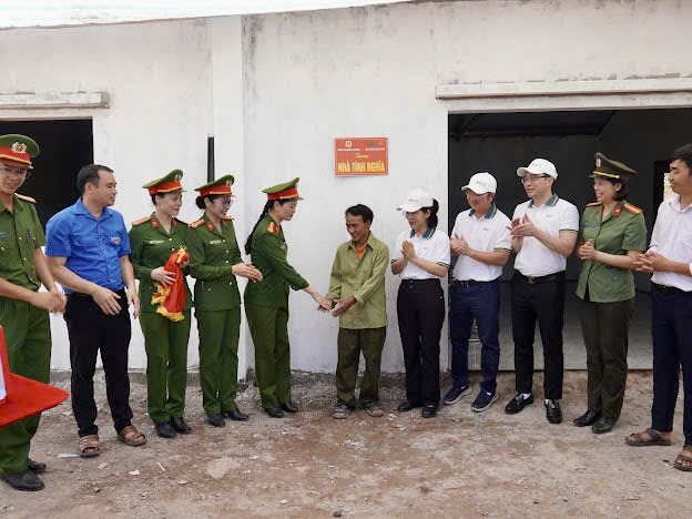 Trường Cao đẳng CSND I tổ chức nhiều hoạt động thiết thực chung tay xóa nhà tạm, nhà dột nát -0