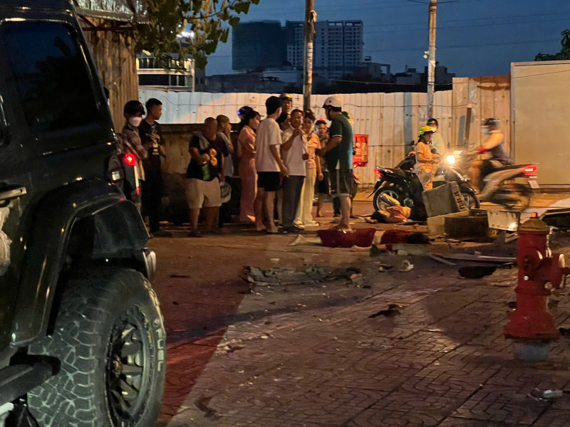 Hai người trên xe Jeep rời khỏi hiện trường sau vụ va chạm khiến 2 người tử vong -0