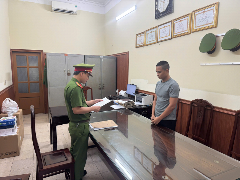 Khởi tố, tạm giam chủ kênh TikTok