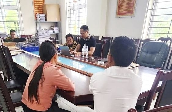 Triệu tập 3 đối tượng liên quan vụ tài xế taxi chặt chém 4,2 triệu đồng của 2 người dân tộc thiểu sổ -0