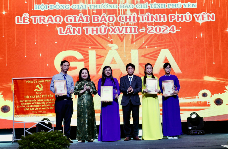            Trao Giải báo chí tỉnh Phú Yên lần thứ XVIII -  Năm 2024  -0