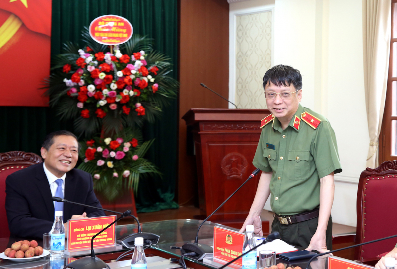 Phó trưởng Ban Thường trực Ban Tuyên giáo và Dân vận Trung ương Lại Xuân Môn thăm, chúc mừng Báo CAND -0