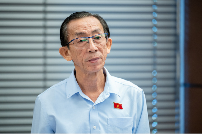 trần hoàng ngân.jpg -0