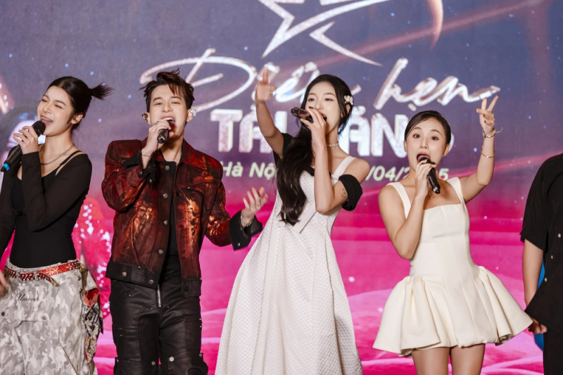 ði%3fm-h%3fn-tài-nang-là-sân-choi-c%3fa-các-thí-sinh-yêu-ca-hát.jpeg -3