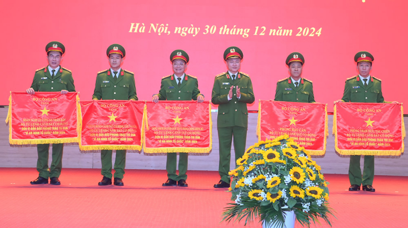 Trên thao trường huấn luyện diễu binh phục vụ Lễ kỷ niệm 80 năm Quốc khánh 2/9 -1