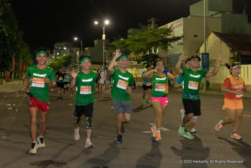 Herbalife Việt Nam lan tỏa lối sống năng động tại Vnexpress marathon Quy Nhơn 2025 -0