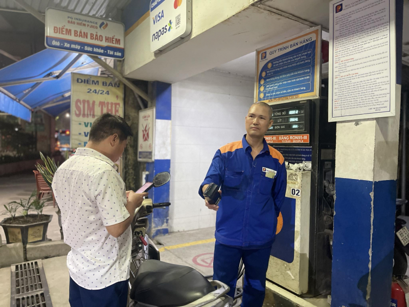 Giá xăng dầu tăng mạnh -0
