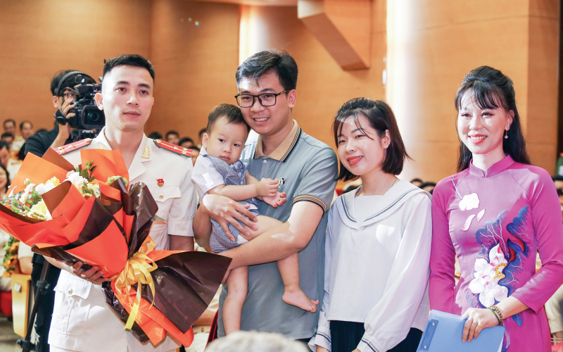 Những việc làm nhân văn vì dân của Công an Thủ đô_Số Đặc biệt trang 31 -0