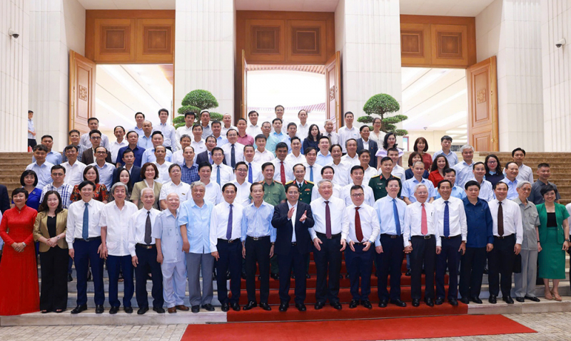 Thủ tướng: Chính phủ cảm ơn và luôn lắng nghe, chia sẻ, tạo điều kiện cho báo chí hoạt động thuận lợi -0
