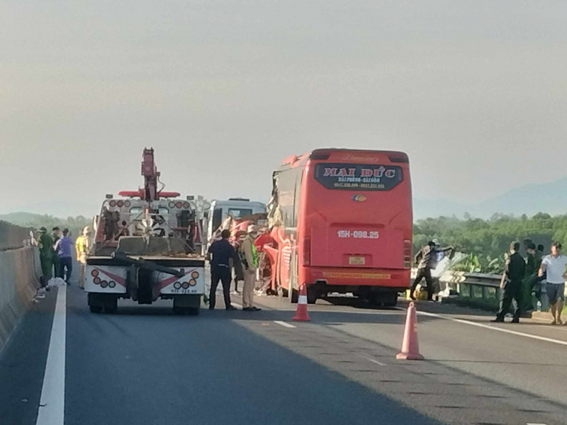 Tai nạn giao thông đặc biệt nghiêm trọng trên cao tốc Đà Nẵng – Quảng Ngãi: Nhiều người thương vong -1