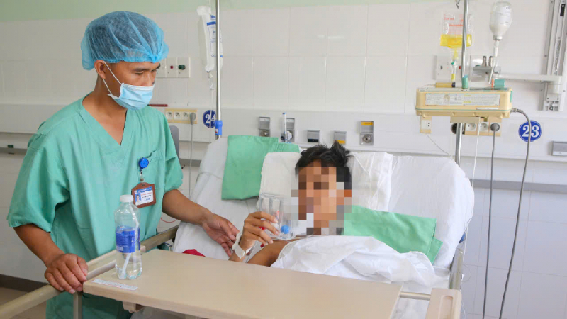Bác sĩ chạy đua thời gian thực hiện cùng lúc 4 ca ghép tim, gan, giác mạc xuyên Việt -0