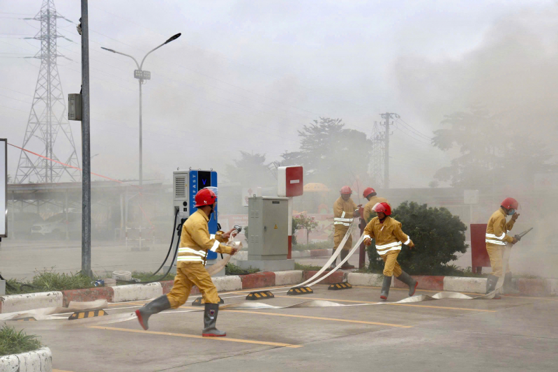 Bắc Giang Nâng Cao Năng Lực Ứng Phó Sự Cố Cháy Nổ 6 Cảnh sát giao thông hỗ trợ diễn tập