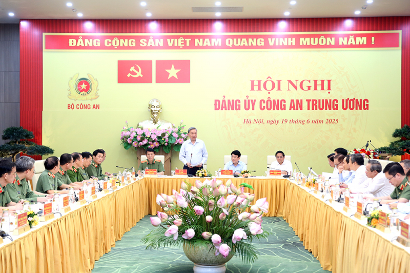 Bảo đảm vững chắc môi trường hòa bình, ổn định để thực hiện thắng lợi các mục tiêu chiến lược của Đảng -0
