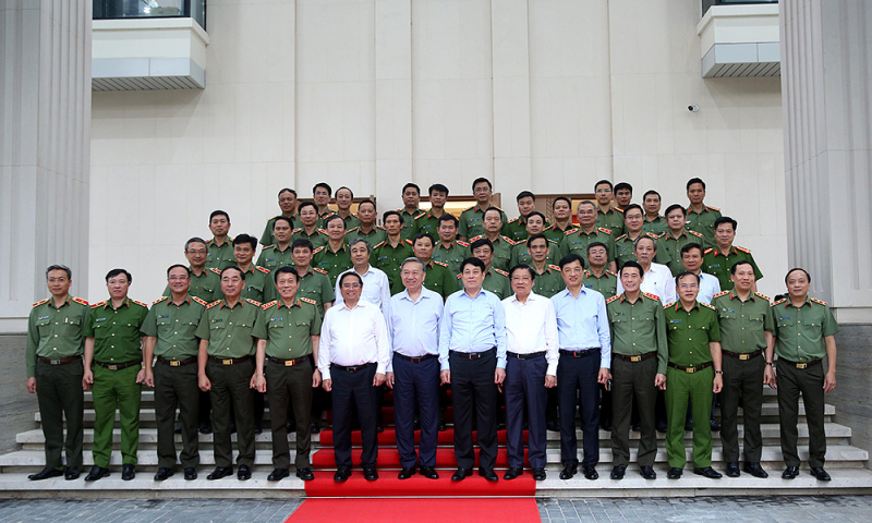 Bảo đảm vững chắc môi trường hòa bình, ổn định để thực hiện thắng lợi các mục tiêu chiến lược của Đảng -0