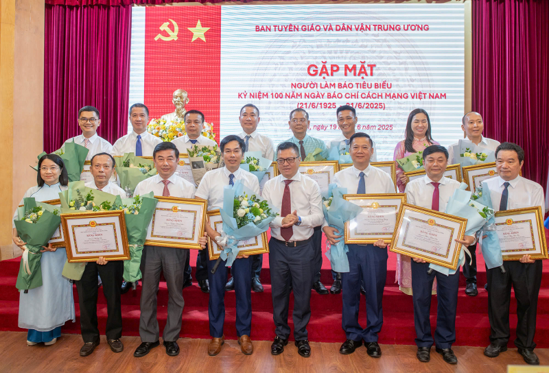 Tri ân, tôn vinh nhà báo lão thành, người làm báo tiêu biểu -0