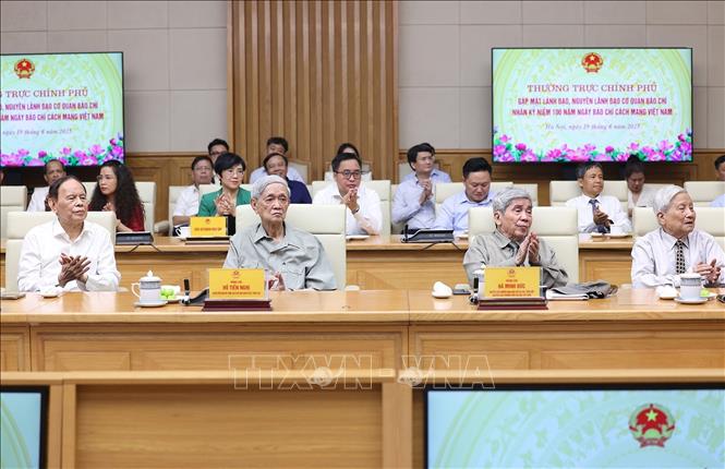 Thủ tướng: Chính phủ cảm ơn và luôn lắng nghe, chia sẻ, tạo điều kiện cho báo chí hoạt động thuận lợi -0