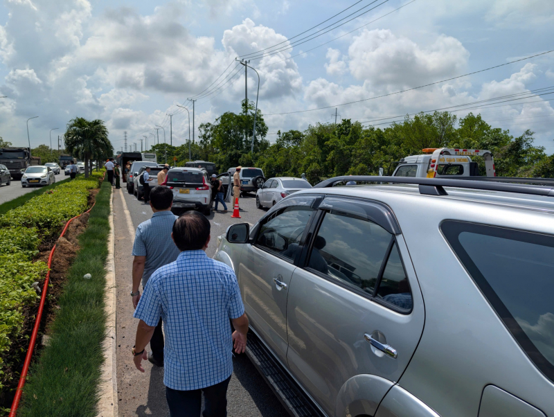 Vũng Tàu: Va chạm liên hoàn khiến nhiều ô tô hư hỏng -2