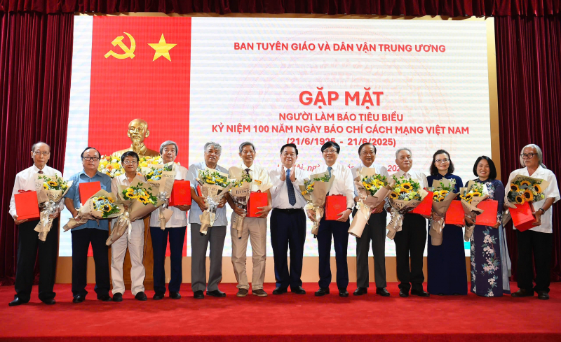 Tri ân, tôn vinh nhà báo lão thành, người làm báo tiêu biểu -0
