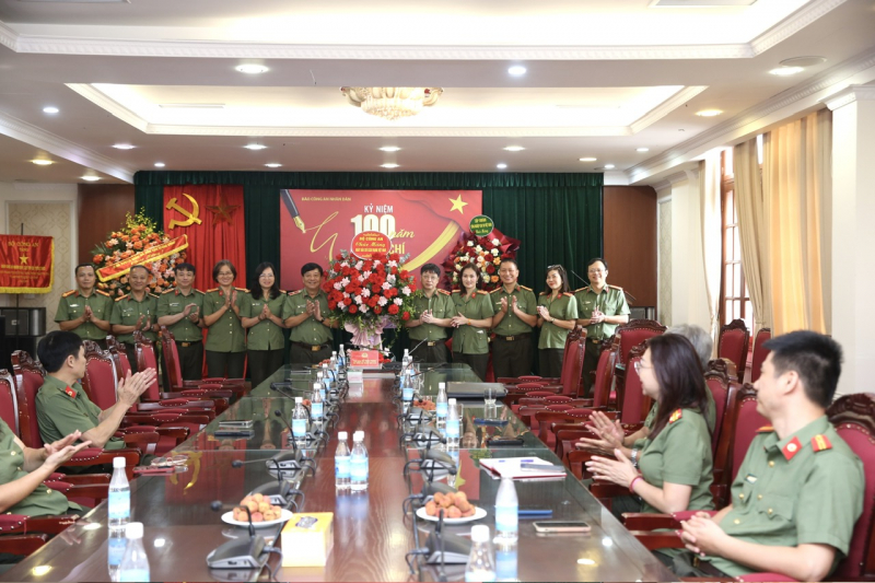 Phó Trưởng Ban Nội chính Trung ương Nguyễn Thanh Hải thăm, chúc mừng Báo CAND -0