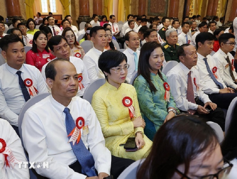 Chủ tịch nước: Báo chí phải luôn là người đồng hành tỉnh táo và tin cậy -0