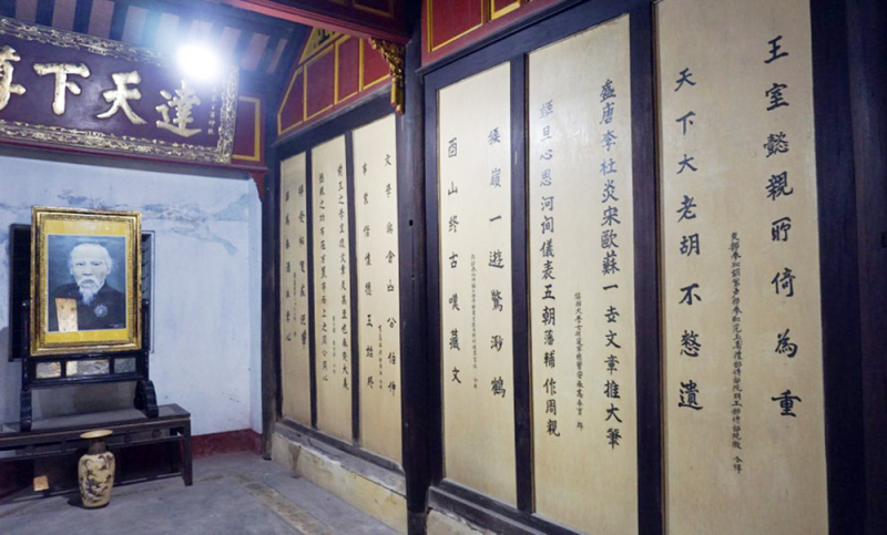 Lầu vàng ngân vọng hồn thơ ông hoàng -1