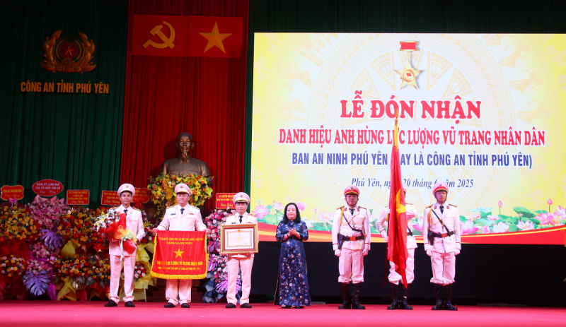 Ban An ninh tỉnh Phú Yên đón nhận danh hiệu Anh hùng lực lượng vũ trang nhân dân -0