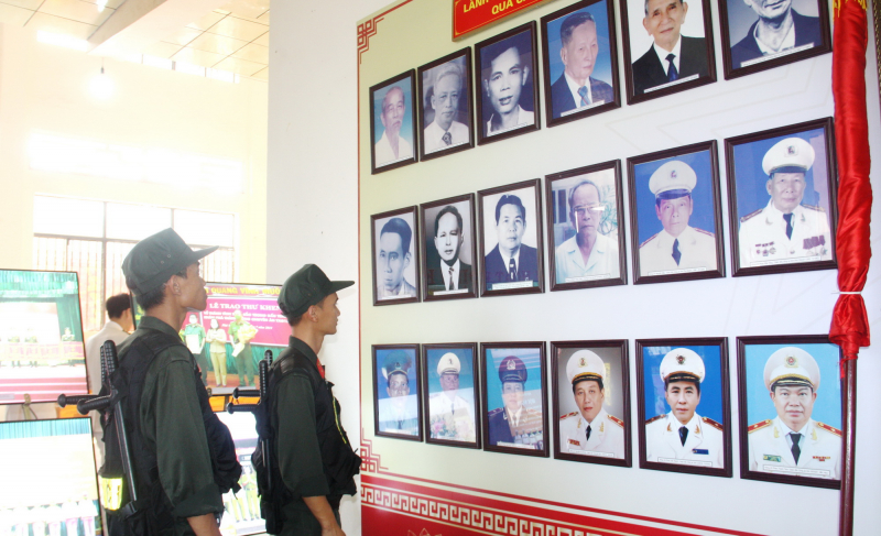 Ban An ninh tỉnh Phú Yên đón nhận danh hiệu Anh hùng lực lượng vũ trang nhân dân -0