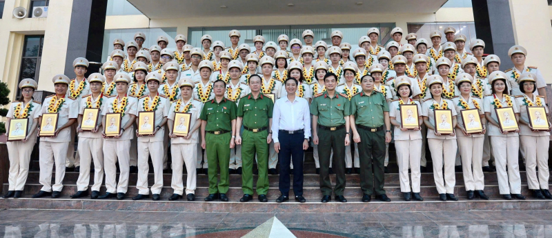 Chủ tịch UBND tỉnh Bắc Giang gặp mặt 80 điển hình tiên tiến giai đoạn 2020-2025 -0