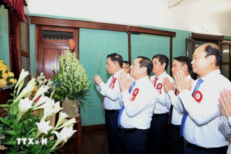 Lễ báo công dâng Bác nhân kỷ niệm 100 năm Ngày Báo chí Cách mạng Việt Nam -0