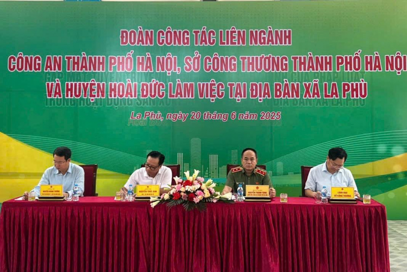 Giám đốc Công an thành phố Hà Nội làm việc tại xã La Phù, huyện Hoài Đức -0