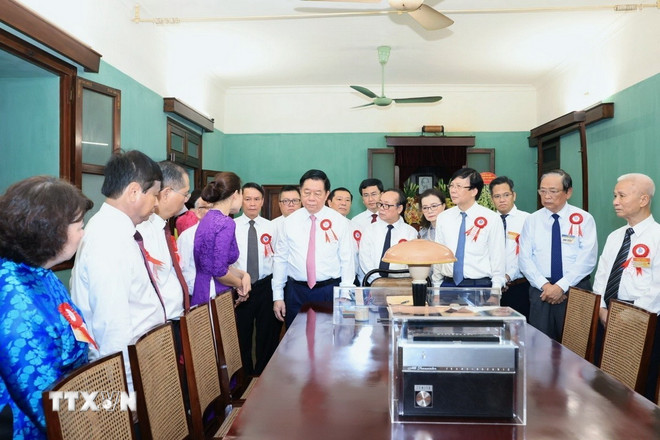 Lễ báo công dâng Bác nhân kỷ niệm 100 năm Ngày Báo chí Cách mạng Việt Nam -0