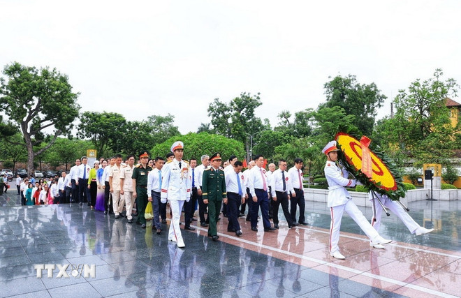 Lễ báo công dâng Bác nhân kỷ niệm 100 năm Ngày Báo chí Cách mạng Việt Nam -0