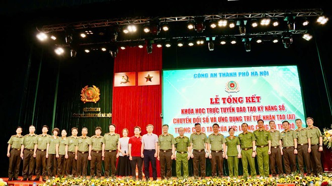 7.588 CBCS hoàn thành khóa học, được công nhận đạt chuẩn về kỹ năng số -0